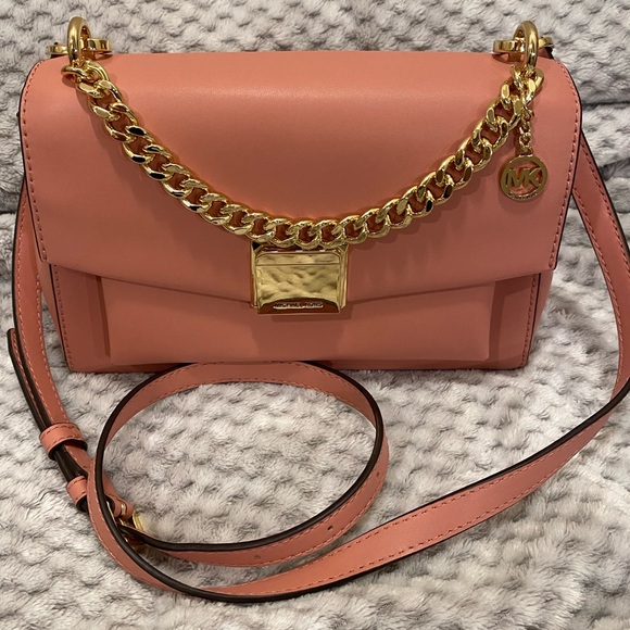 Michael Kors cross body purse in beautiful pink color with gold accents - Picture 1 of 13